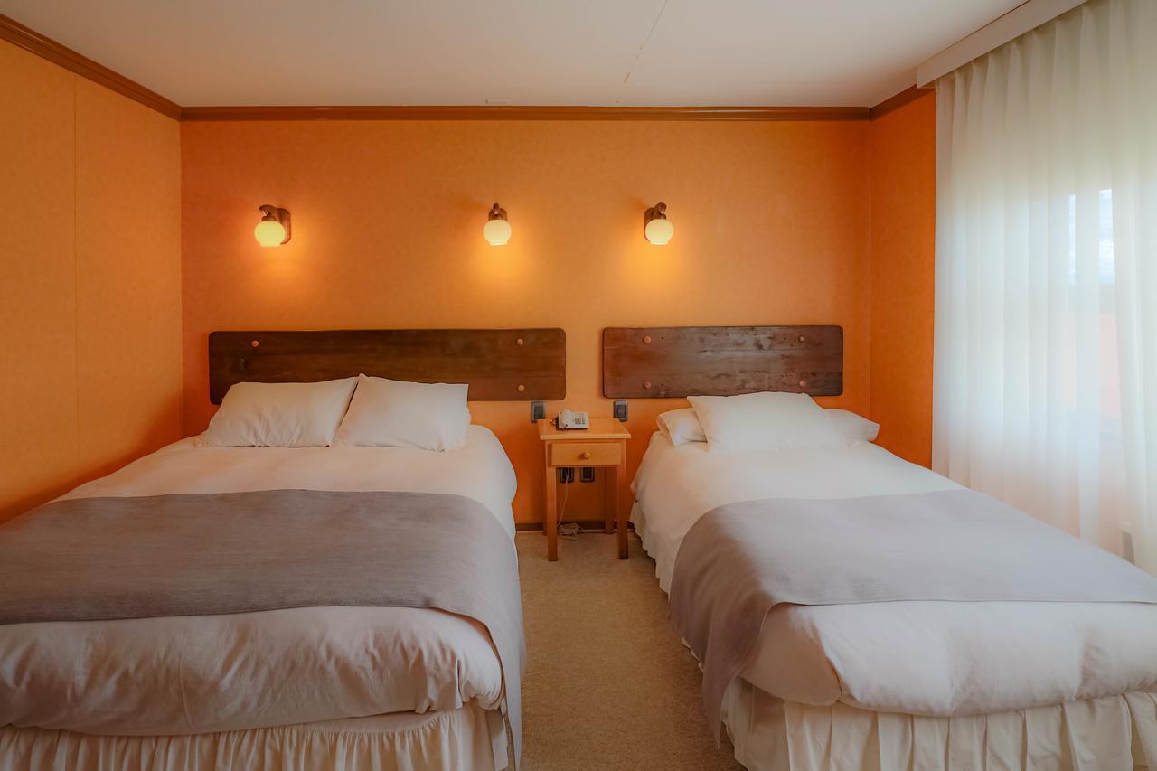 Hotel Saltos Del Paine ปวยร์โตนาตาเลส ภายนอก รูปภาพ