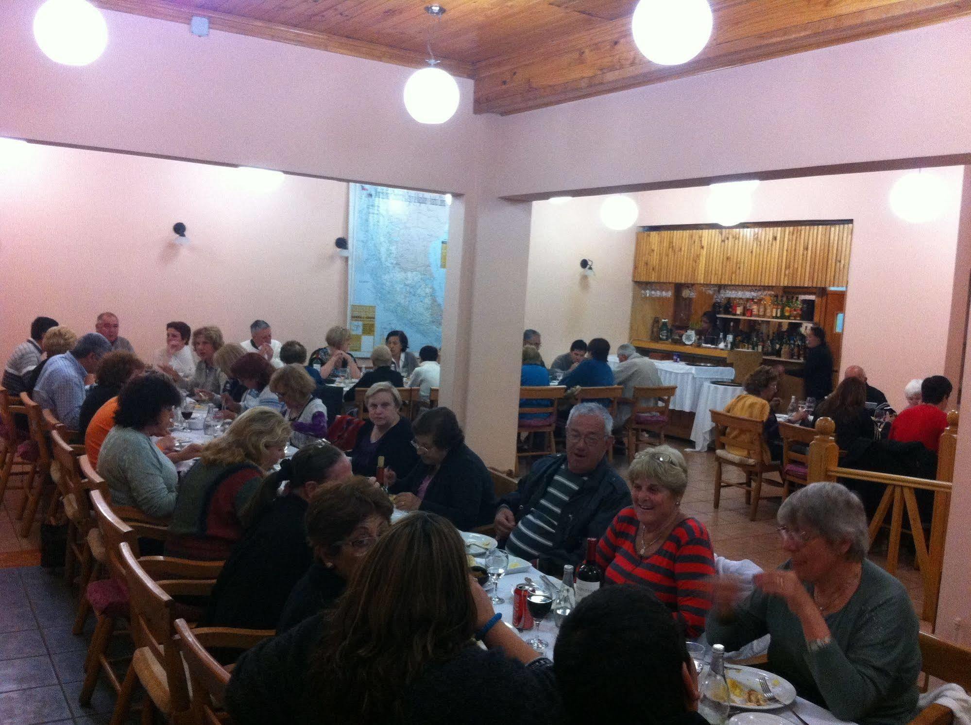 Hotel Saltos Del Paine ปวยร์โตนาตาเลส ภายนอก รูปภาพ